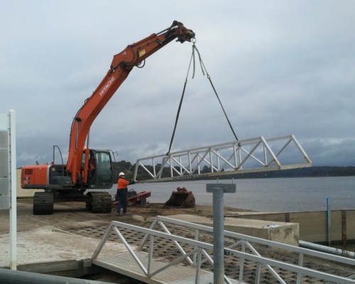 Lifting the footramp at Lake Tyers Beach